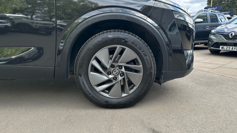 Nissan Qashqai 1.3 DiG-T MH Acenta Premium 5dr Petrol Hatchback